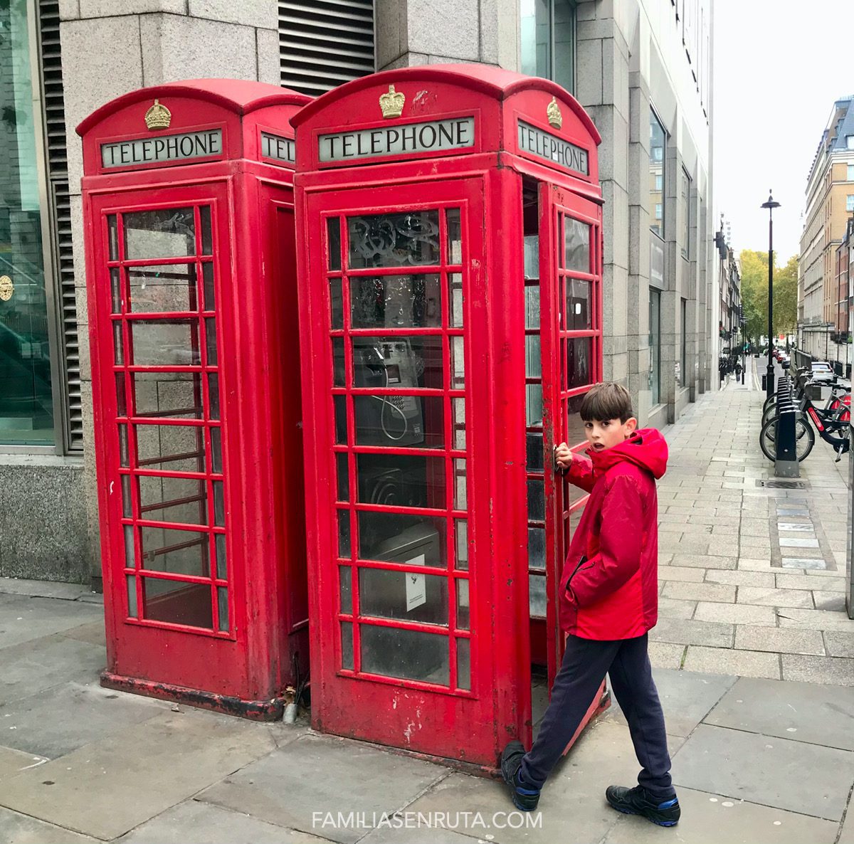 Red Telephone Box Londres